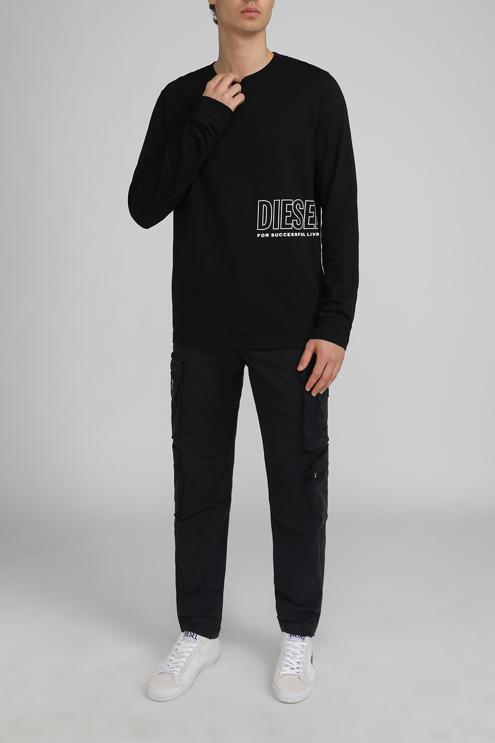 מכנסיים ארוכים במראה קרגו